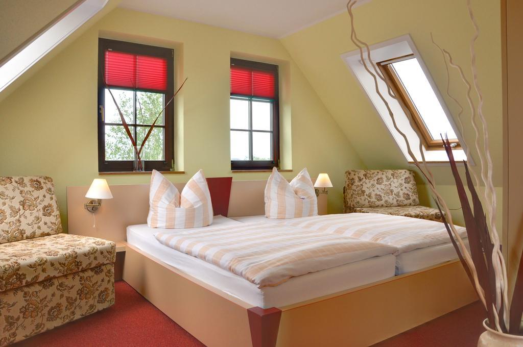 Hotel & Restaurant Waldblick Пулсниц Стая снимка